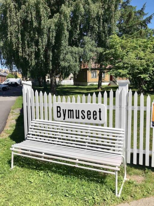 Stort Hus I Porsgrunn Sentrum Med Gangavstand Til "Alt" & Gratis Parkering Til Flere Biler Exterior photo