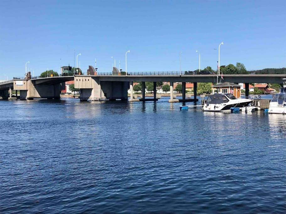 Stort Hus I Porsgrunn Sentrum Med Gangavstand Til "Alt" & Gratis Parkering Til Flere Biler Exterior photo